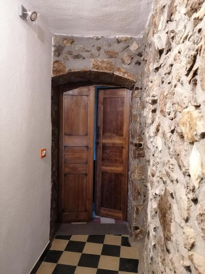 サントゥ・ルッスルジュ Deiana Bed & Breakfast エクステリア 写真