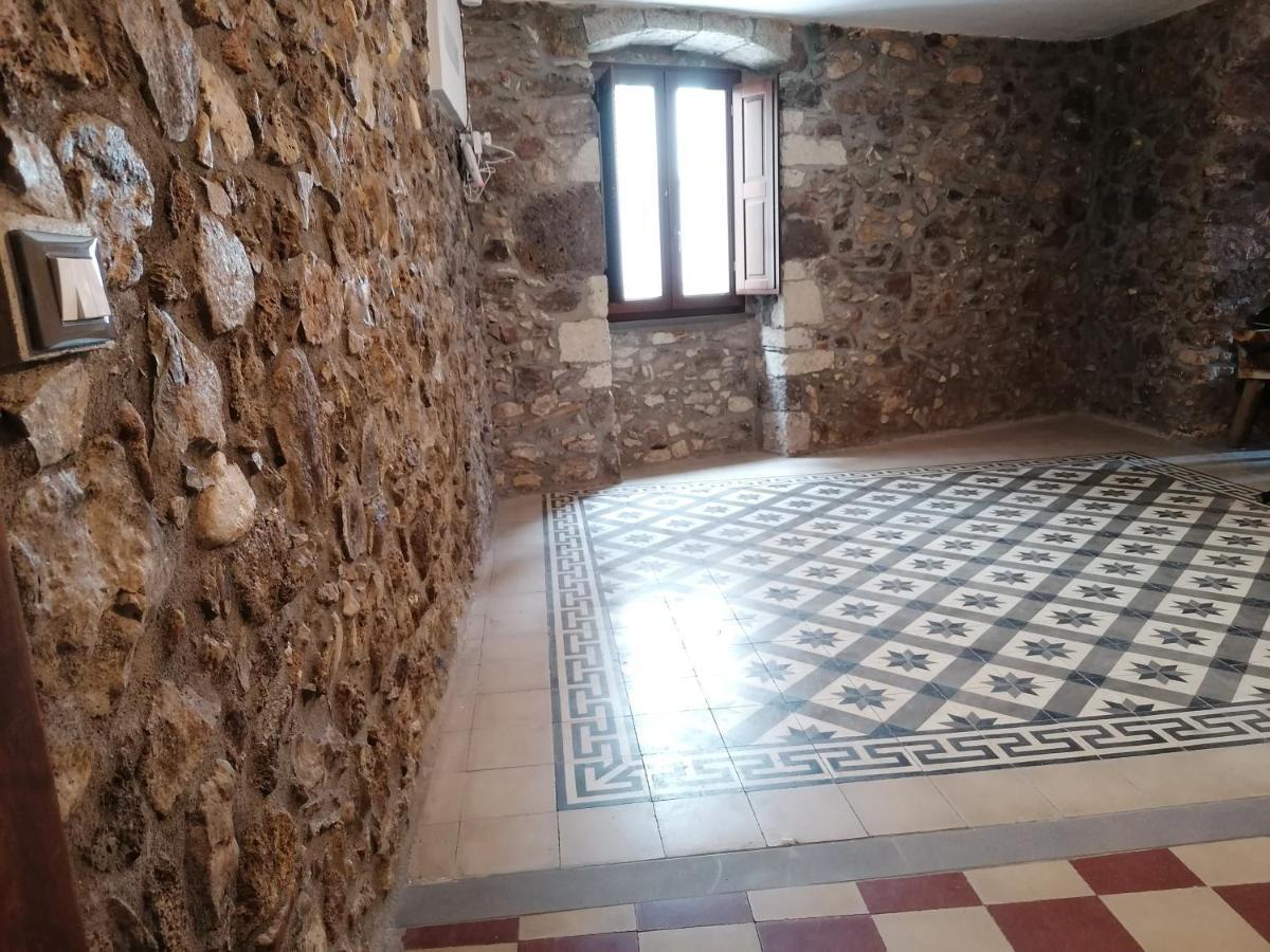 サントゥ・ルッスルジュ Deiana Bed & Breakfast エクステリア 写真