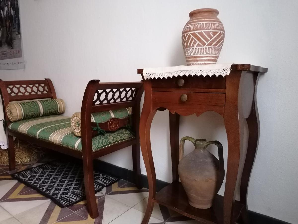 サントゥ・ルッスルジュ Deiana Bed & Breakfast エクステリア 写真