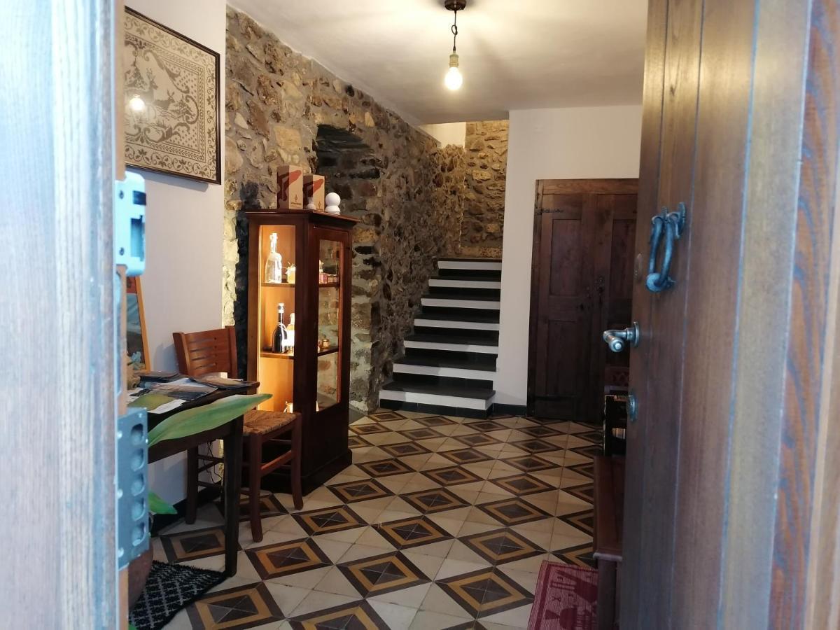 サントゥ・ルッスルジュ Deiana Bed & Breakfast エクステリア 写真