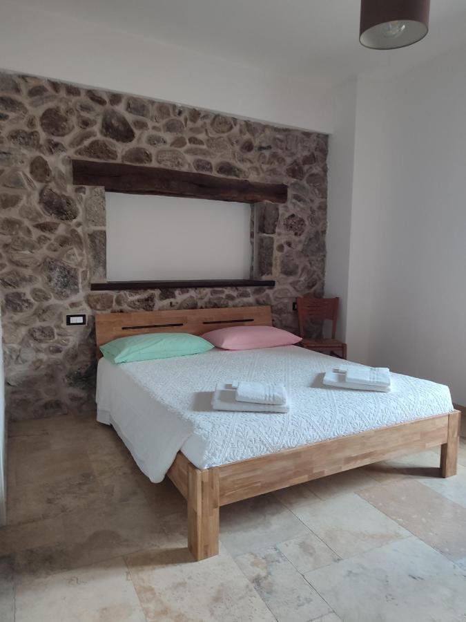 サントゥ・ルッスルジュ Deiana Bed & Breakfast エクステリア 写真