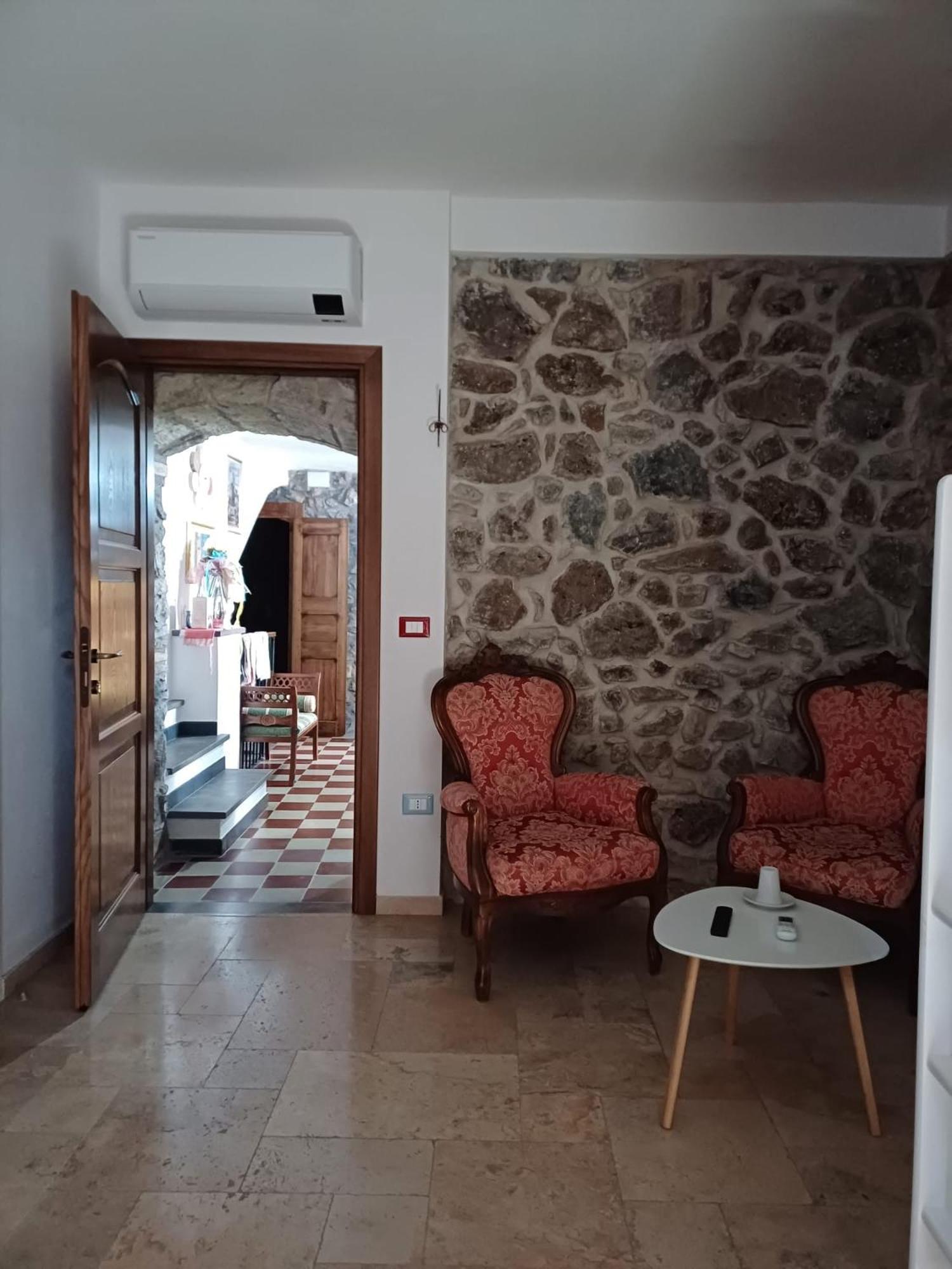 サントゥ・ルッスルジュ Deiana Bed & Breakfast エクステリア 写真
